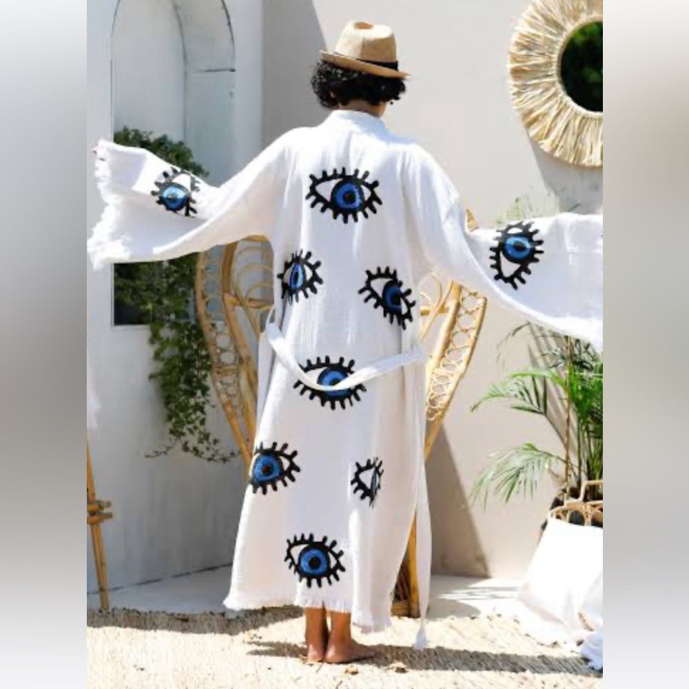 Beautiful Turkish muslin bathrobe. Super soft and super absorbing.